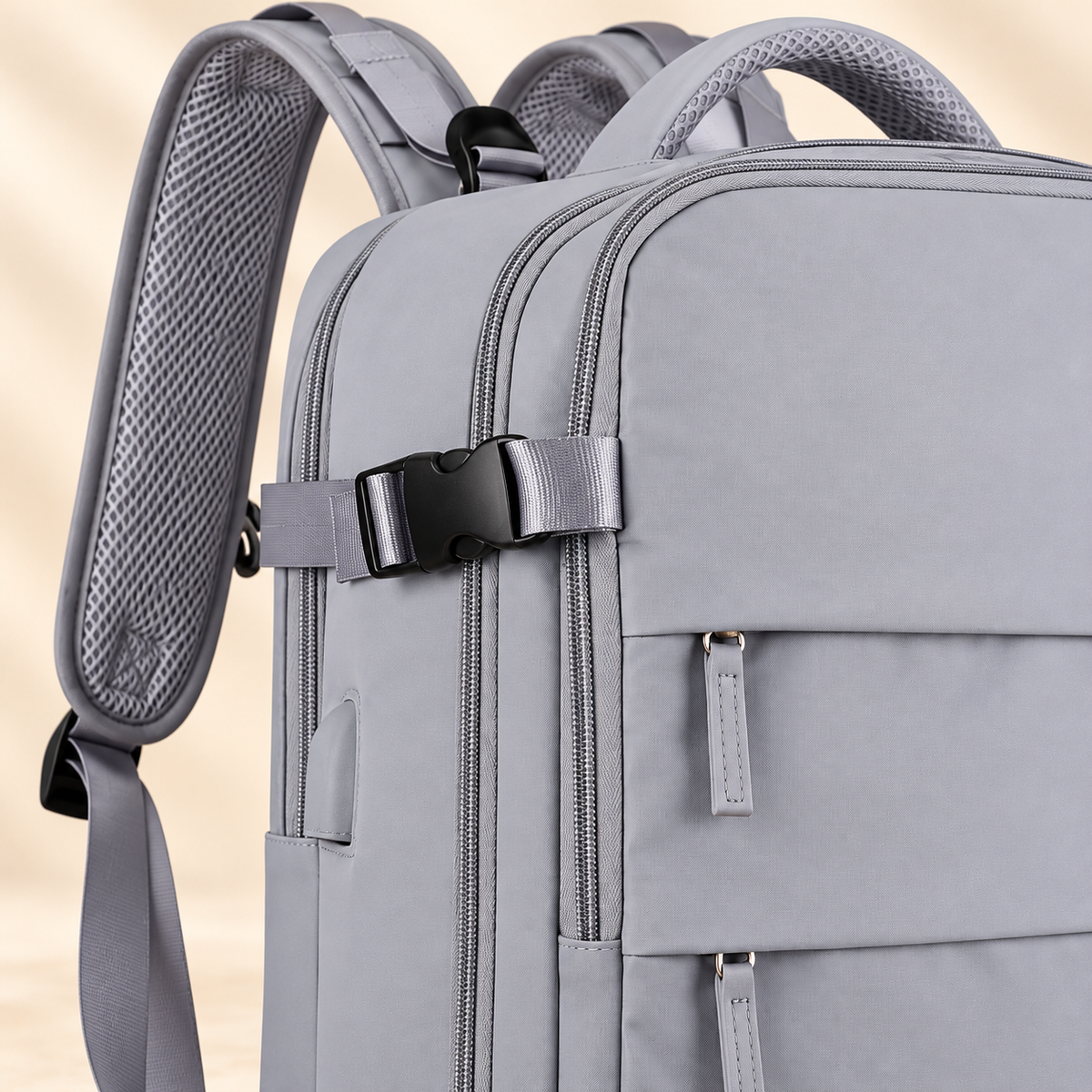 Vacuum Travel Backpack — detail view